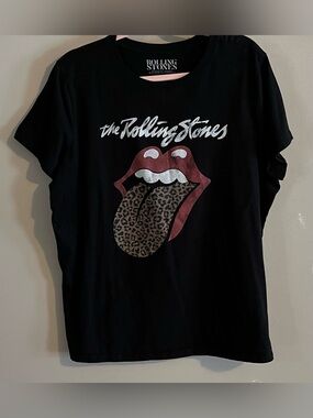 $6❤️Bundled Torrid Rolling Stoned Tee